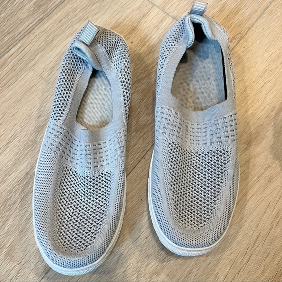 NWT Slip On Grey Knit Shoe - Picture 1 of 6